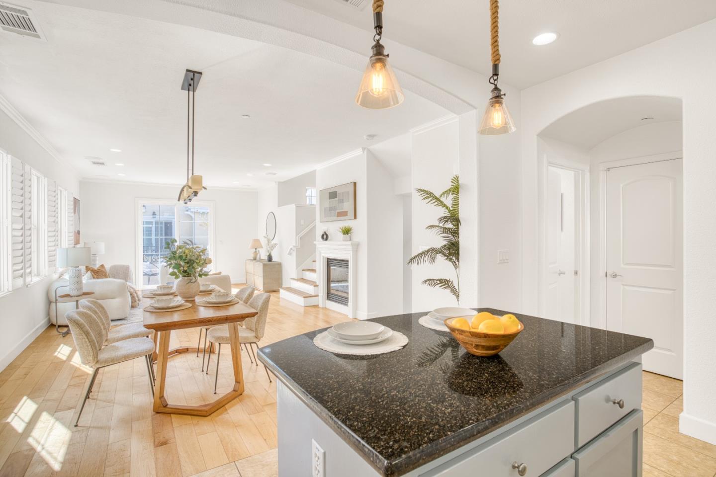 Detail Gallery Image 17 of 55 For 1773 Hillebrant Pl, Santa Clara,  CA 95050 - 3 Beds | 3/1 Baths
