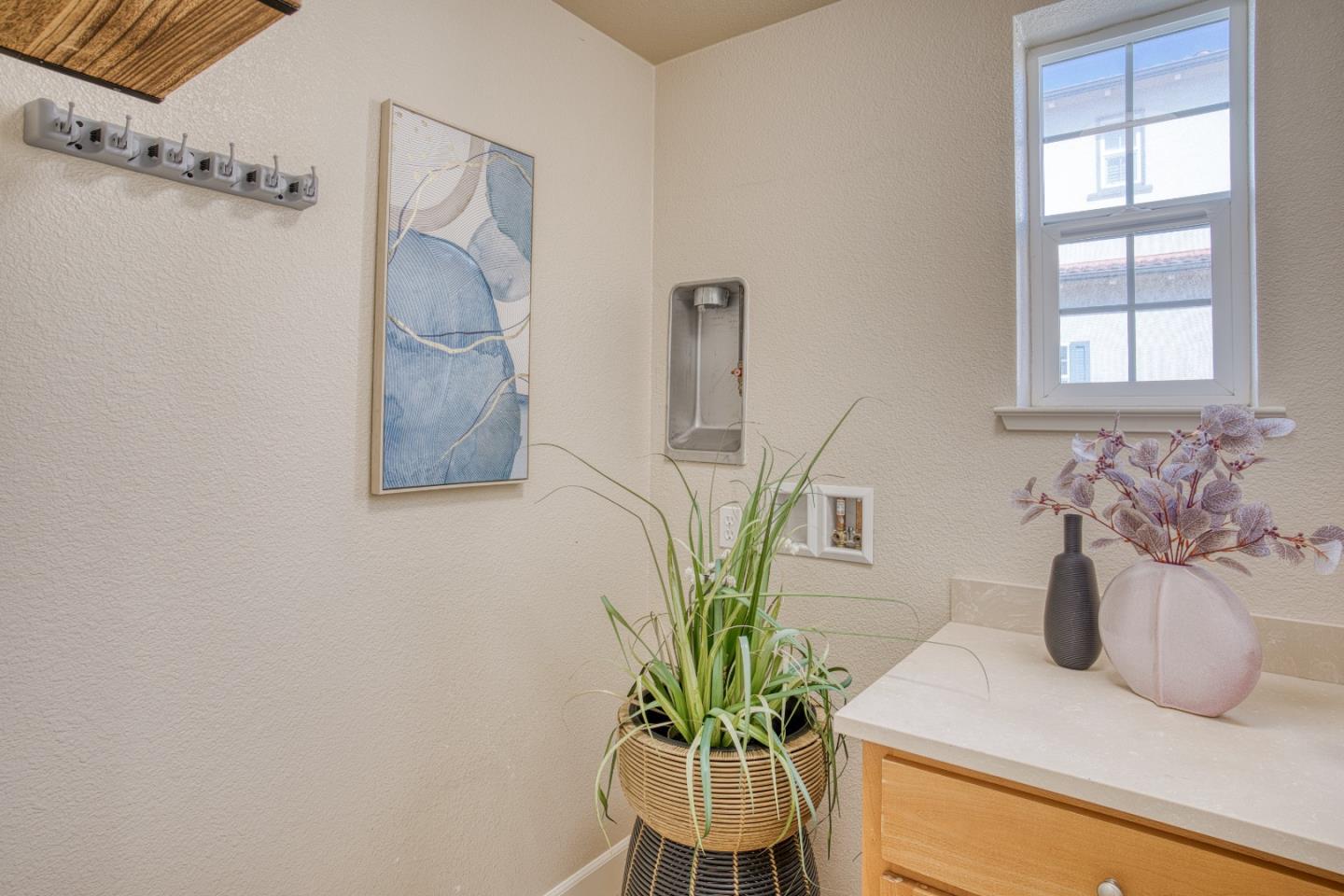 Detail Gallery Image 18 of 55 For 1773 Hillebrant Pl, Santa Clara,  CA 95050 - 3 Beds | 3/1 Baths