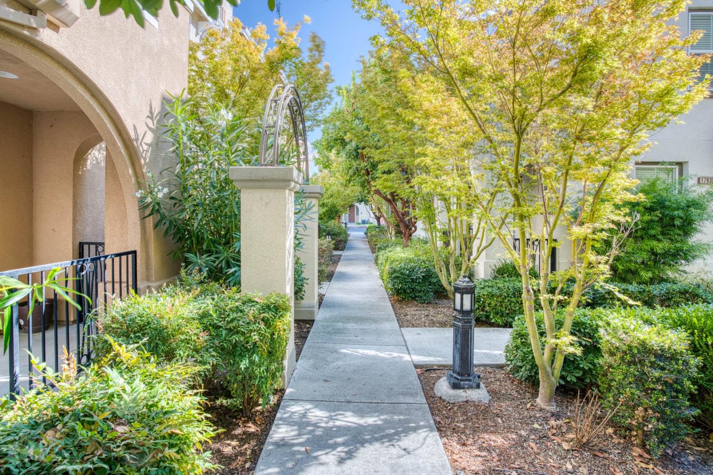 Detail Gallery Image 46 of 55 For 1773 Hillebrant Pl, Santa Clara,  CA 95050 - 3 Beds | 3/1 Baths
