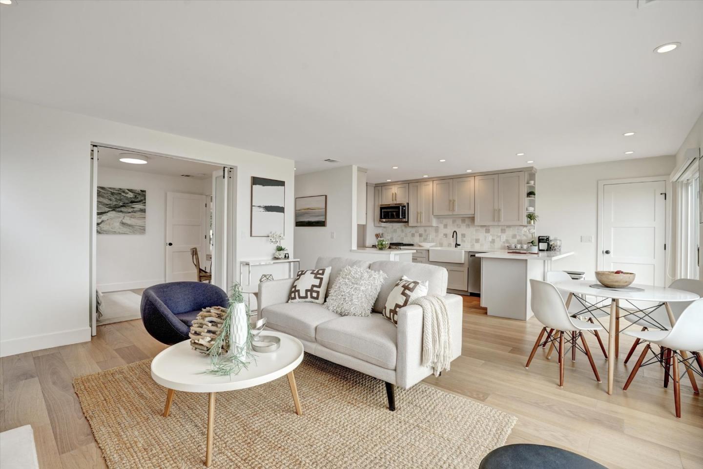 Detail Gallery Image 10 of 38 For 552 Heathcliff Dr, Pacifica,  CA 94044 - 3 Beds | 1 Baths