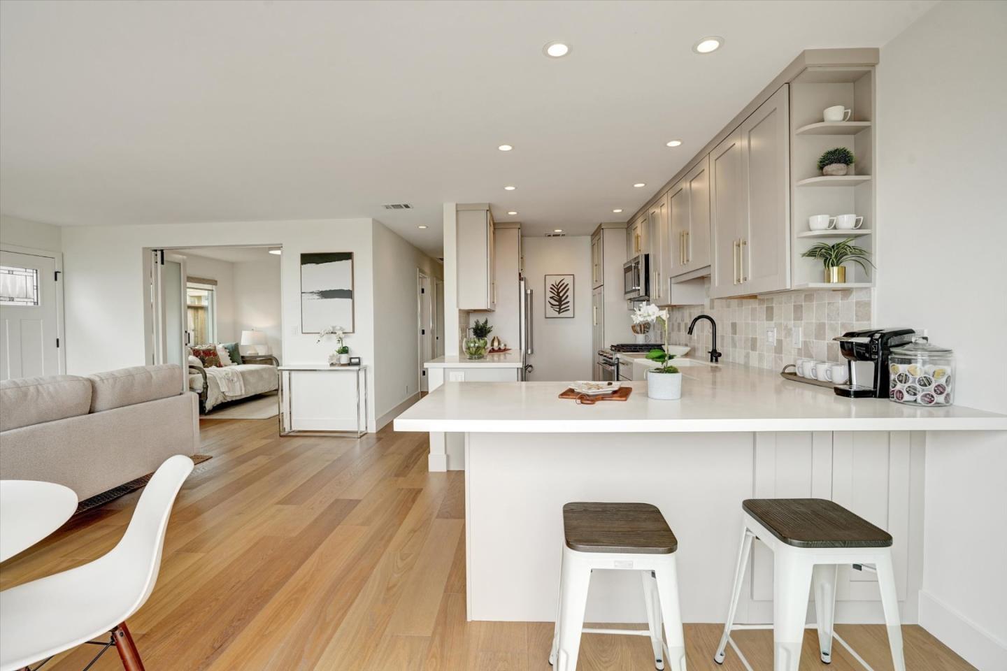 Detail Gallery Image 13 of 38 For 552 Heathcliff Dr, Pacifica,  CA 94044 - 3 Beds | 1 Baths