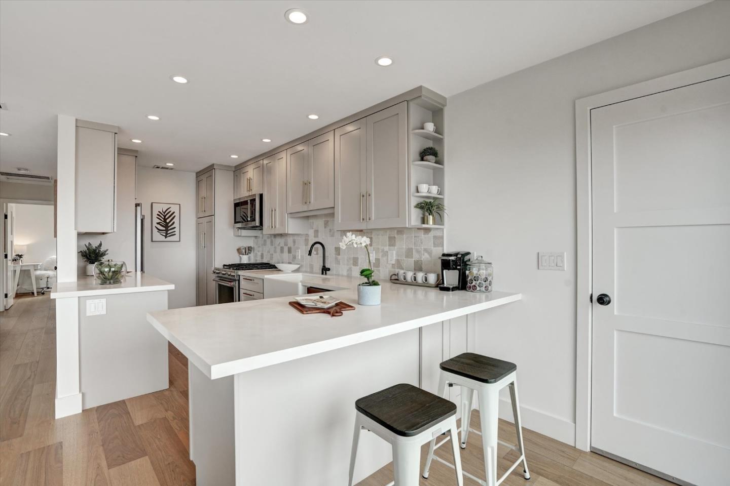 Detail Gallery Image 14 of 38 For 552 Heathcliff Dr, Pacifica,  CA 94044 - 3 Beds | 1 Baths
