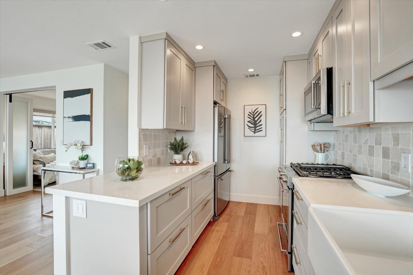 Detail Gallery Image 16 of 38 For 552 Heathcliff Dr, Pacifica,  CA 94044 - 3 Beds | 1 Baths