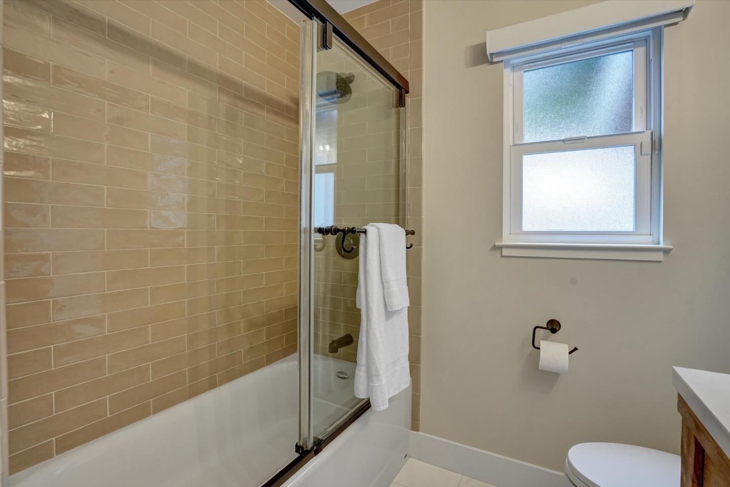 Detail Gallery Image 18 of 38 For 552 Heathcliff Dr, Pacifica,  CA 94044 - 3 Beds | 1 Baths