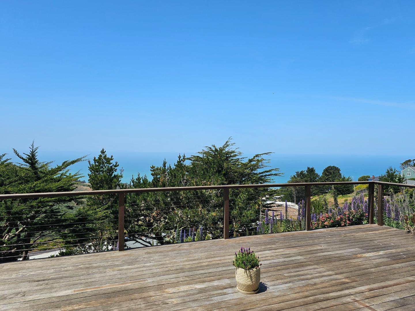 Detail Gallery Image 2 of 38 For 552 Heathcliff Dr, Pacifica,  CA 94044 - 3 Beds | 1 Baths