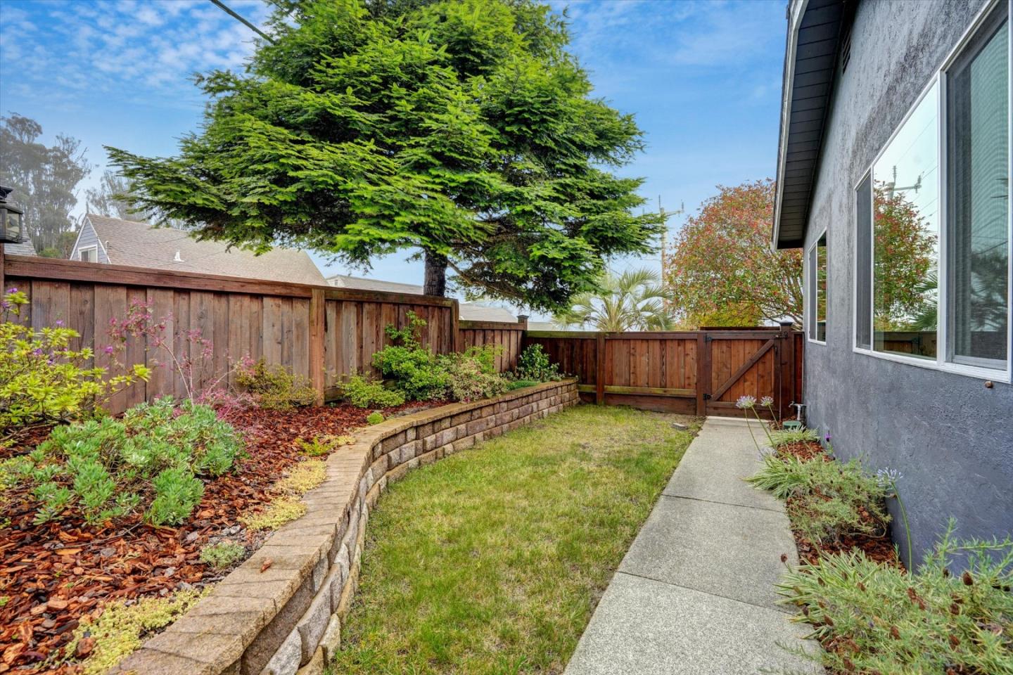 Detail Gallery Image 26 of 38 For 552 Heathcliff Dr, Pacifica,  CA 94044 - 3 Beds | 1 Baths