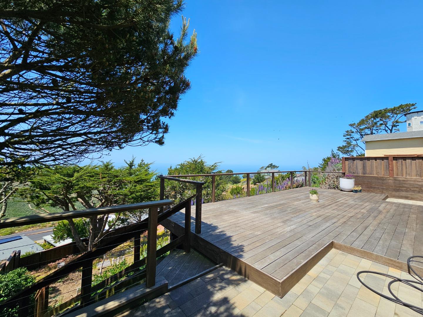 Detail Gallery Image 3 of 38 For 552 Heathcliff Dr, Pacifica,  CA 94044 - 3 Beds | 1 Baths