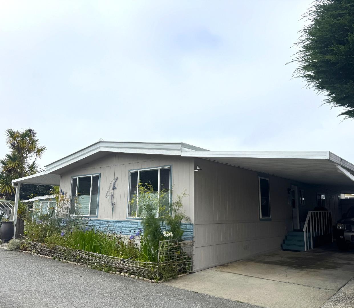 Detail Gallery Image 3 of 21 For 15 Dolphin Ct #15,  Half Moon Bay,  CA 94019 - 2 Beds | 2 Baths