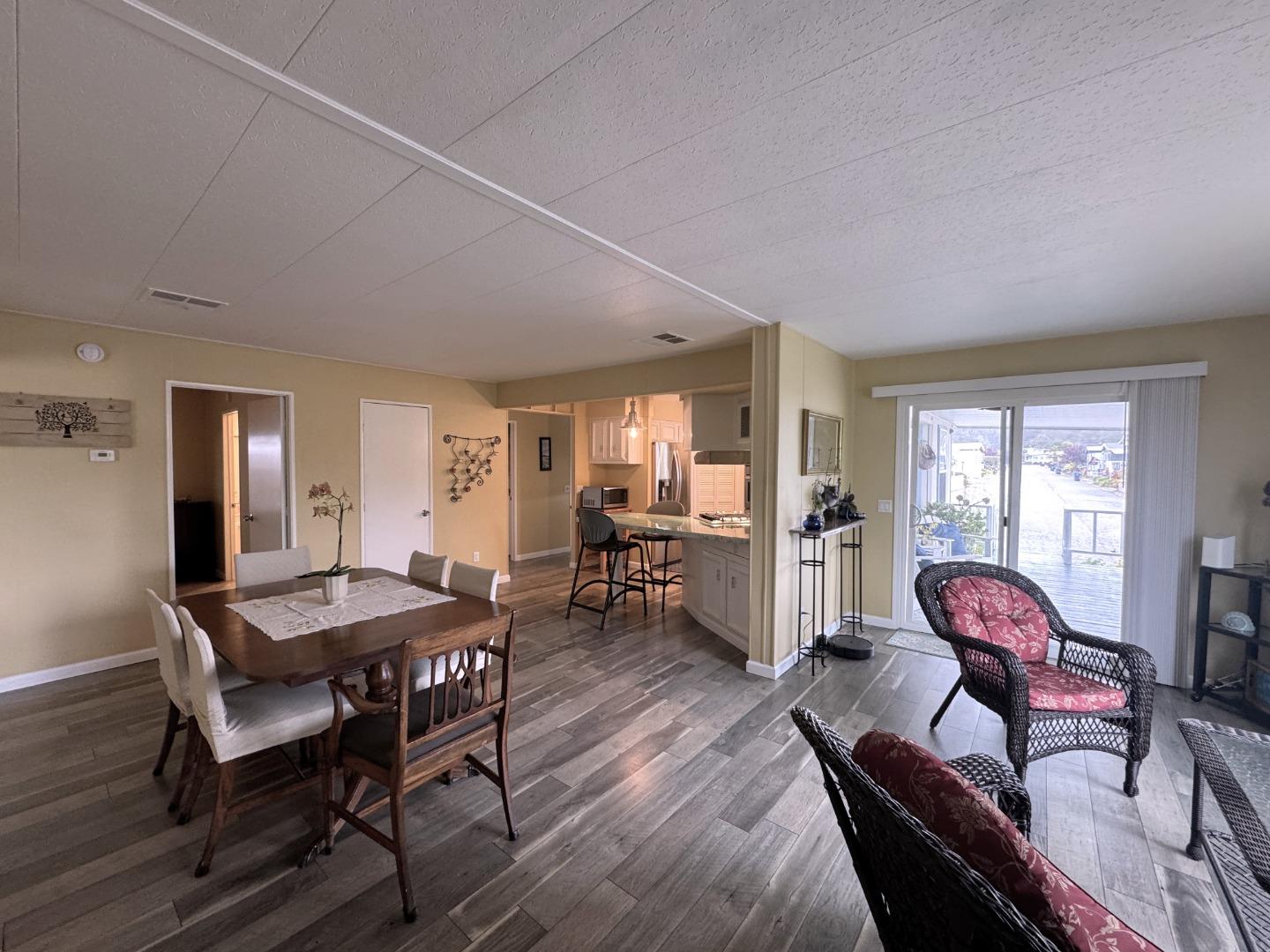 Detail Gallery Image 6 of 21 For 15 Dolphin Ct #15,  Half Moon Bay,  CA 94019 - 2 Beds | 2 Baths
