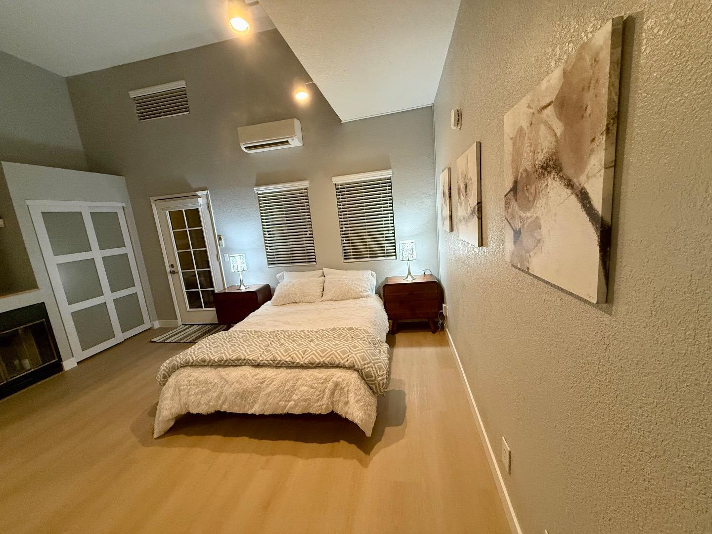 Detail Gallery Image 14 of 28 For 421 Sierra Vista Ave #7,  Mountain View,  CA 94043 - 3 Beds | 2/1 Baths