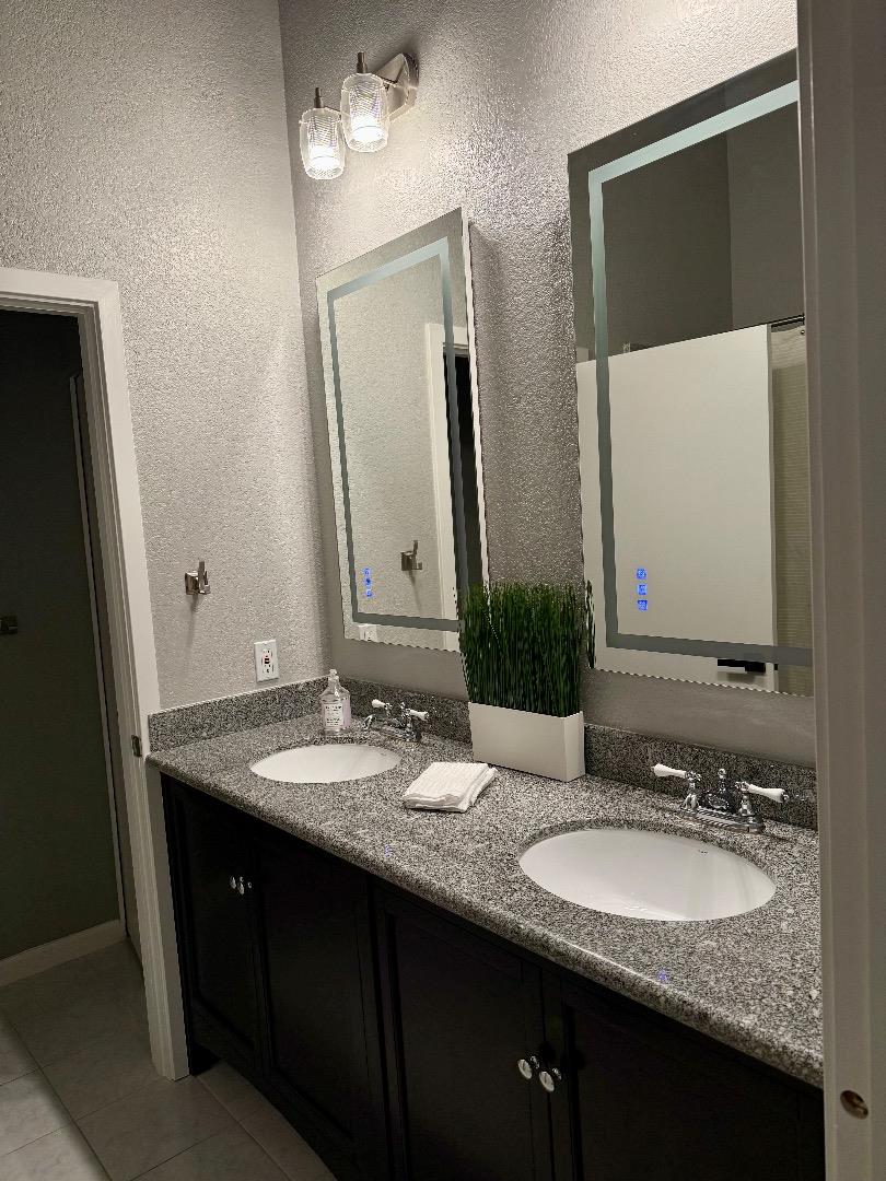 Detail Gallery Image 17 of 28 For 421 Sierra Vista Ave #7,  Mountain View,  CA 94043 - 3 Beds | 2/1 Baths