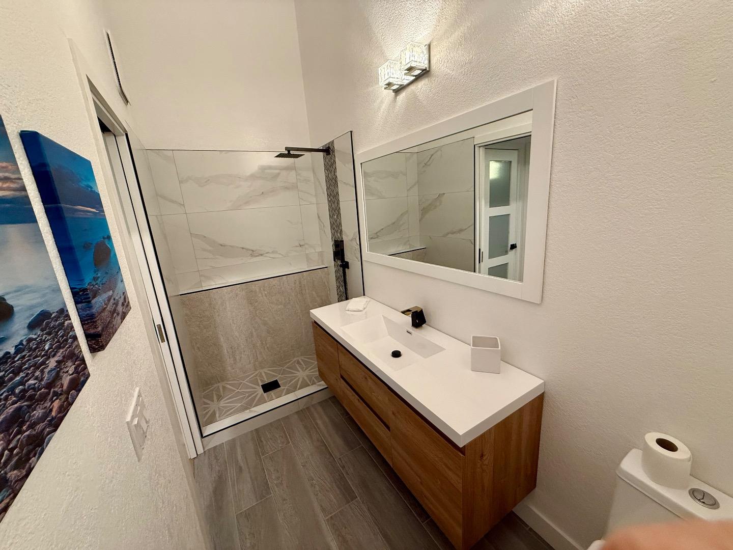 Detail Gallery Image 22 of 28 For 421 Sierra Vista Ave #7,  Mountain View,  CA 94043 - 3 Beds | 2/1 Baths