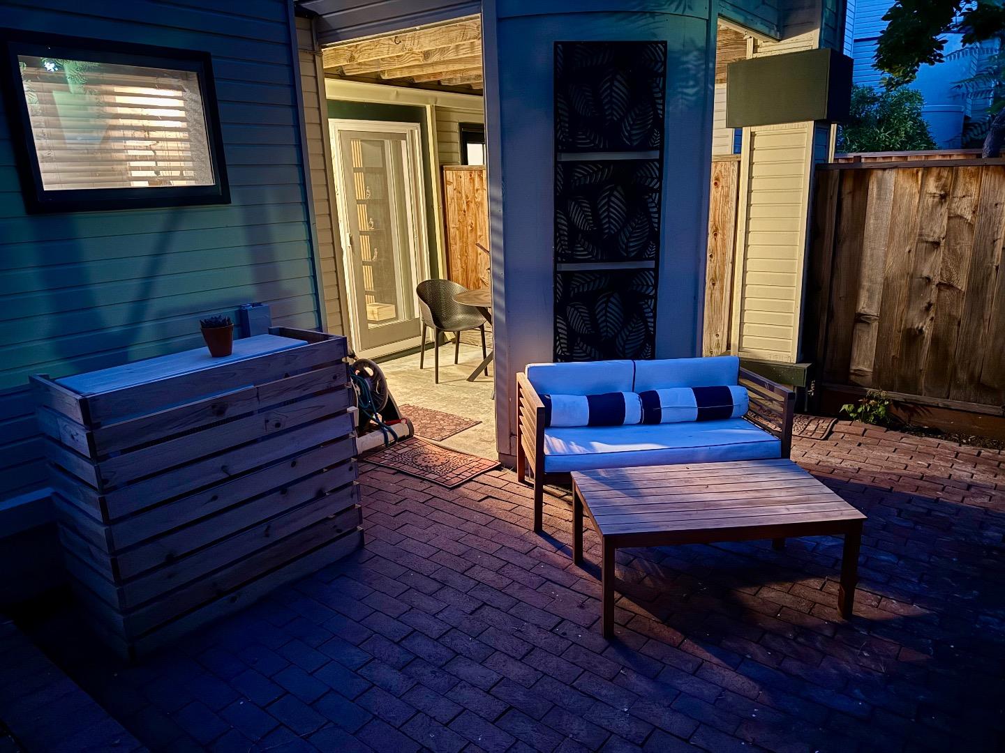 Detail Gallery Image 25 of 28 For 421 Sierra Vista Ave #7,  Mountain View,  CA 94043 - 3 Beds | 2/1 Baths