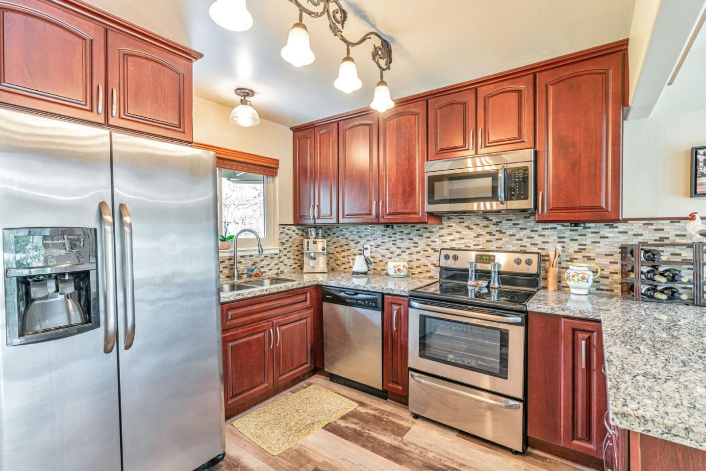 Detail Gallery Image 4 of 22 For 46 Hacienda Carmel, Carmel,  CA 93923 - 2 Beds | 2 Baths