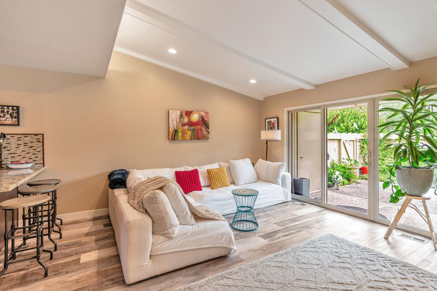 Detail Gallery Image 9 of 22 For 46 Hacienda Carmel, Carmel,  CA 93923 - 2 Beds | 2 Baths
