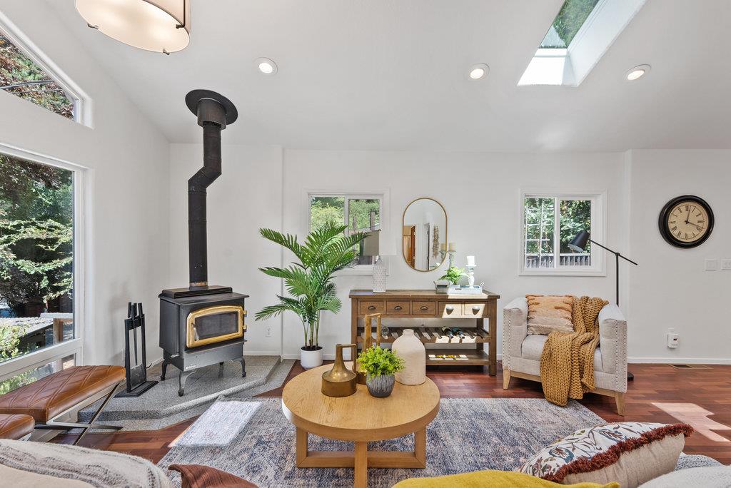 Detail Gallery Image 3 of 38 For 794 Cathedral Dr, Aptos,  CA 95003 - 2 Beds | 3 Baths