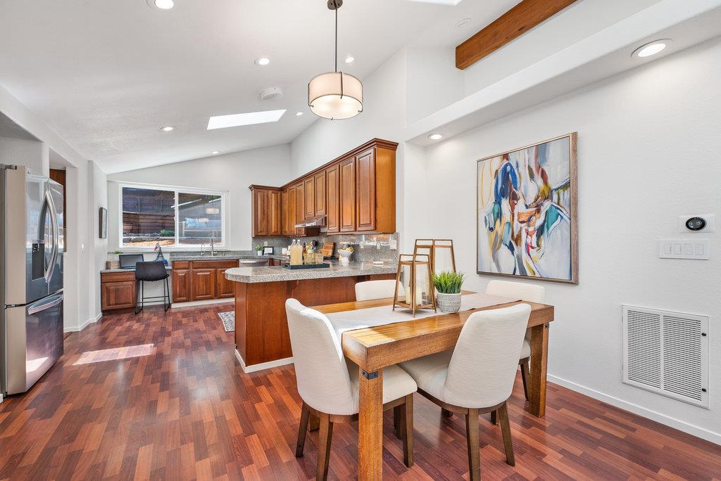 Detail Gallery Image 6 of 38 For 794 Cathedral Dr, Aptos,  CA 95003 - 2 Beds | 3 Baths