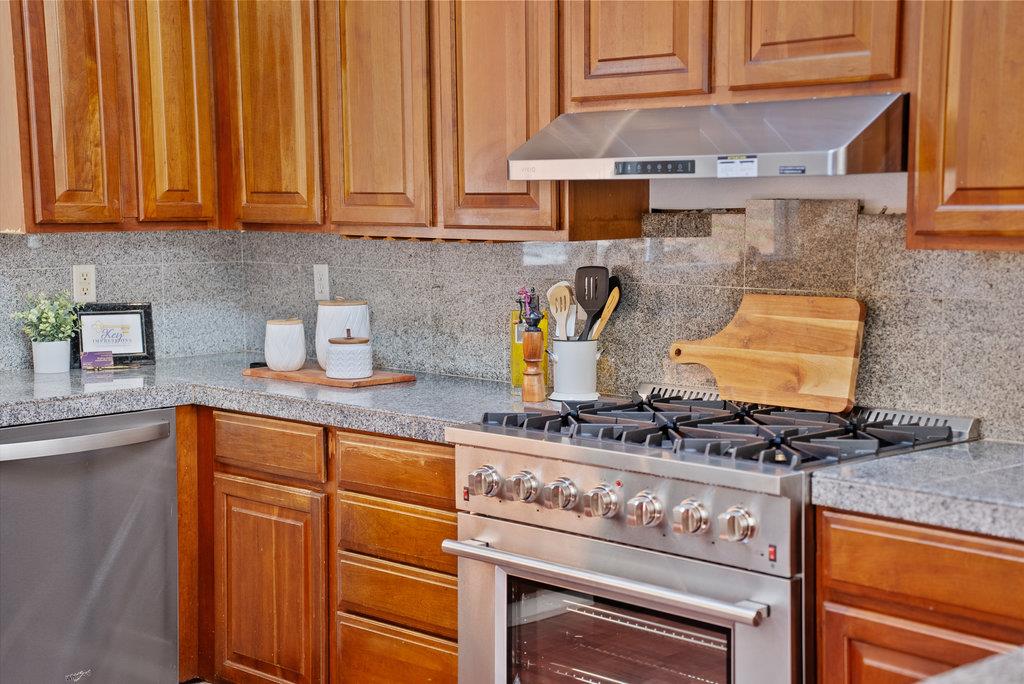 Detail Gallery Image 8 of 38 For 794 Cathedral Dr, Aptos,  CA 95003 - 2 Beds | 3 Baths