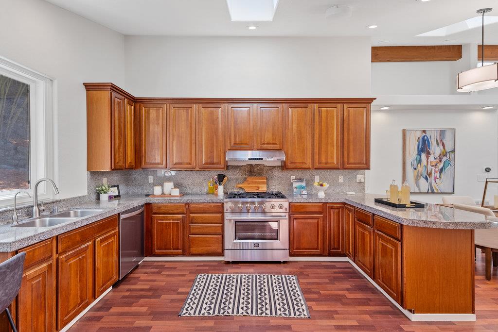 Detail Gallery Image 9 of 38 For 794 Cathedral Dr, Aptos,  CA 95003 - 2 Beds | 3 Baths