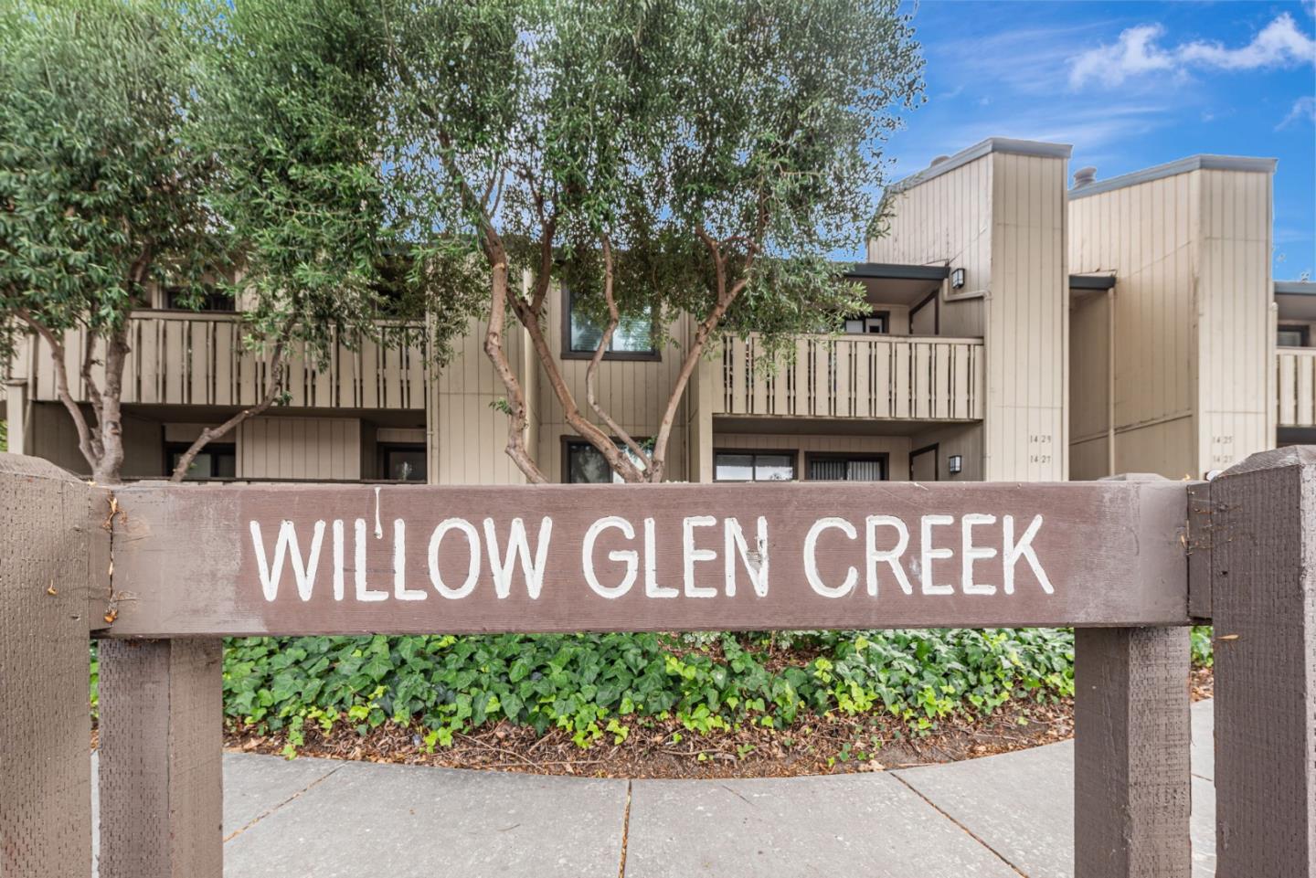 Detail Gallery Image 1 of 37 For 1427 Alma Loop, San Jose,  CA 95125 - 2 Beds | 2 Baths