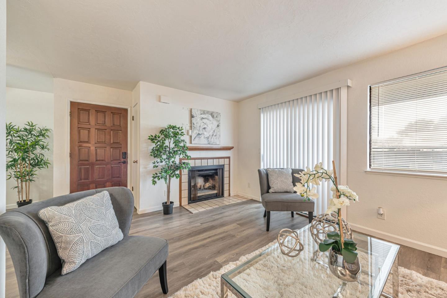 Detail Gallery Image 11 of 37 For 1427 Alma Loop, San Jose,  CA 95125 - 2 Beds | 2 Baths