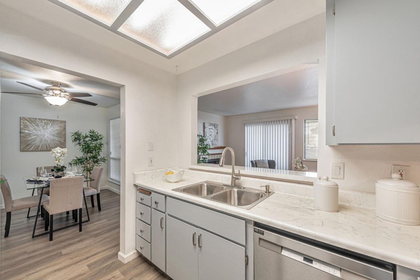 Detail Gallery Image 15 of 37 For 1427 Alma Loop, San Jose,  CA 95125 - 2 Beds | 2 Baths