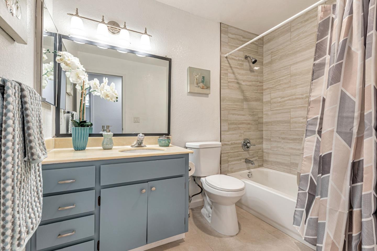 Detail Gallery Image 31 of 37 For 1427 Alma Loop, San Jose,  CA 95125 - 2 Beds | 2 Baths