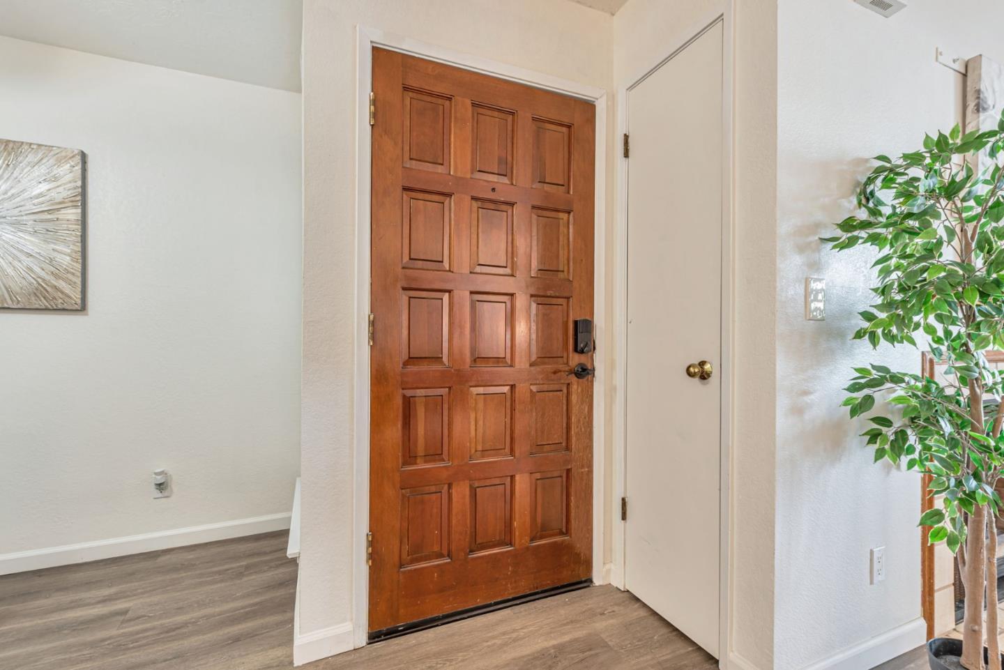 Detail Gallery Image 7 of 37 For 1427 Alma Loop, San Jose,  CA 95125 - 2 Beds | 2 Baths
