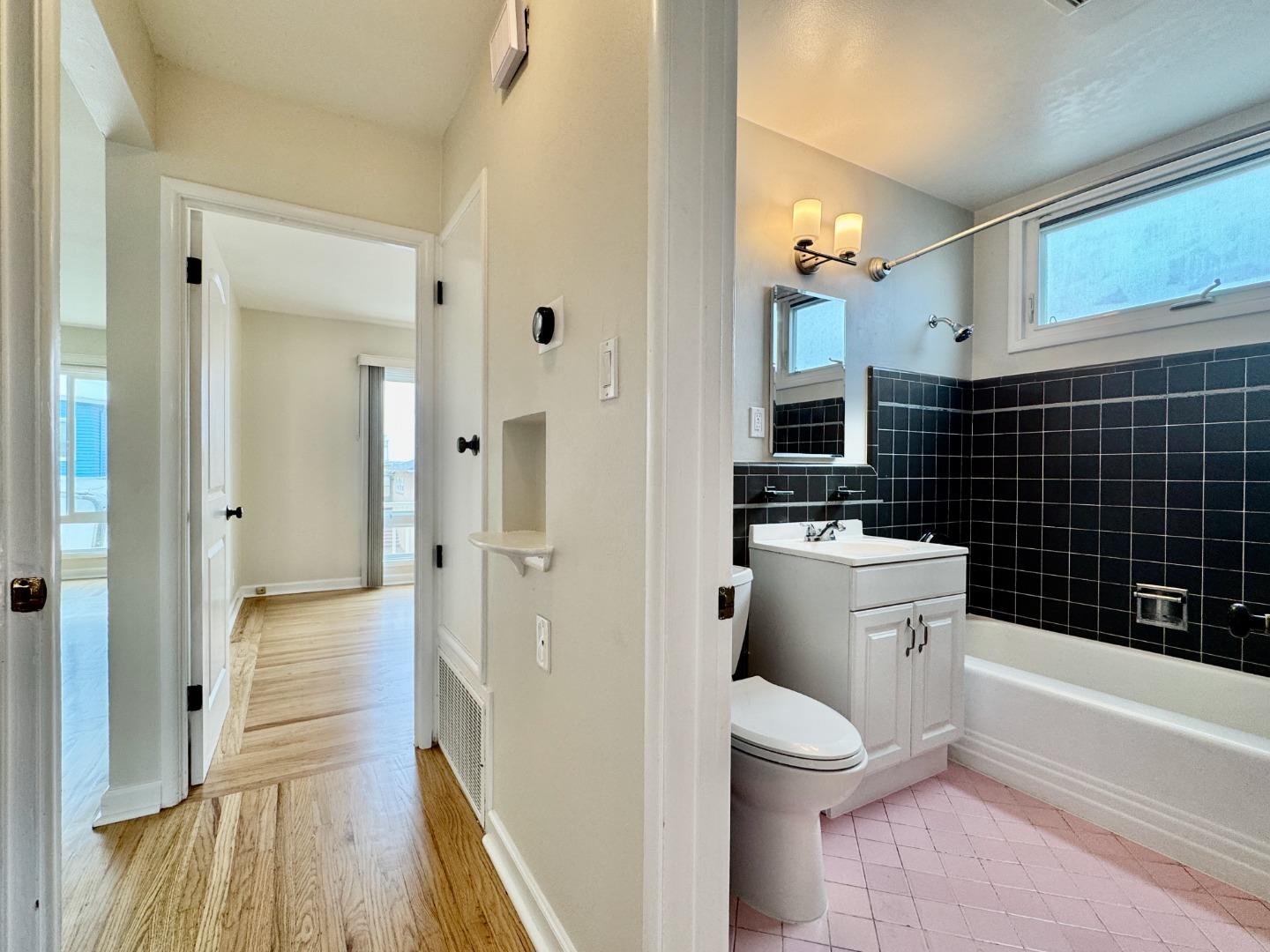 Detail Gallery Image 13 of 27 For 31 Crestview Ave, Daly City,  CA 94015 - 3 Beds | 2 Baths