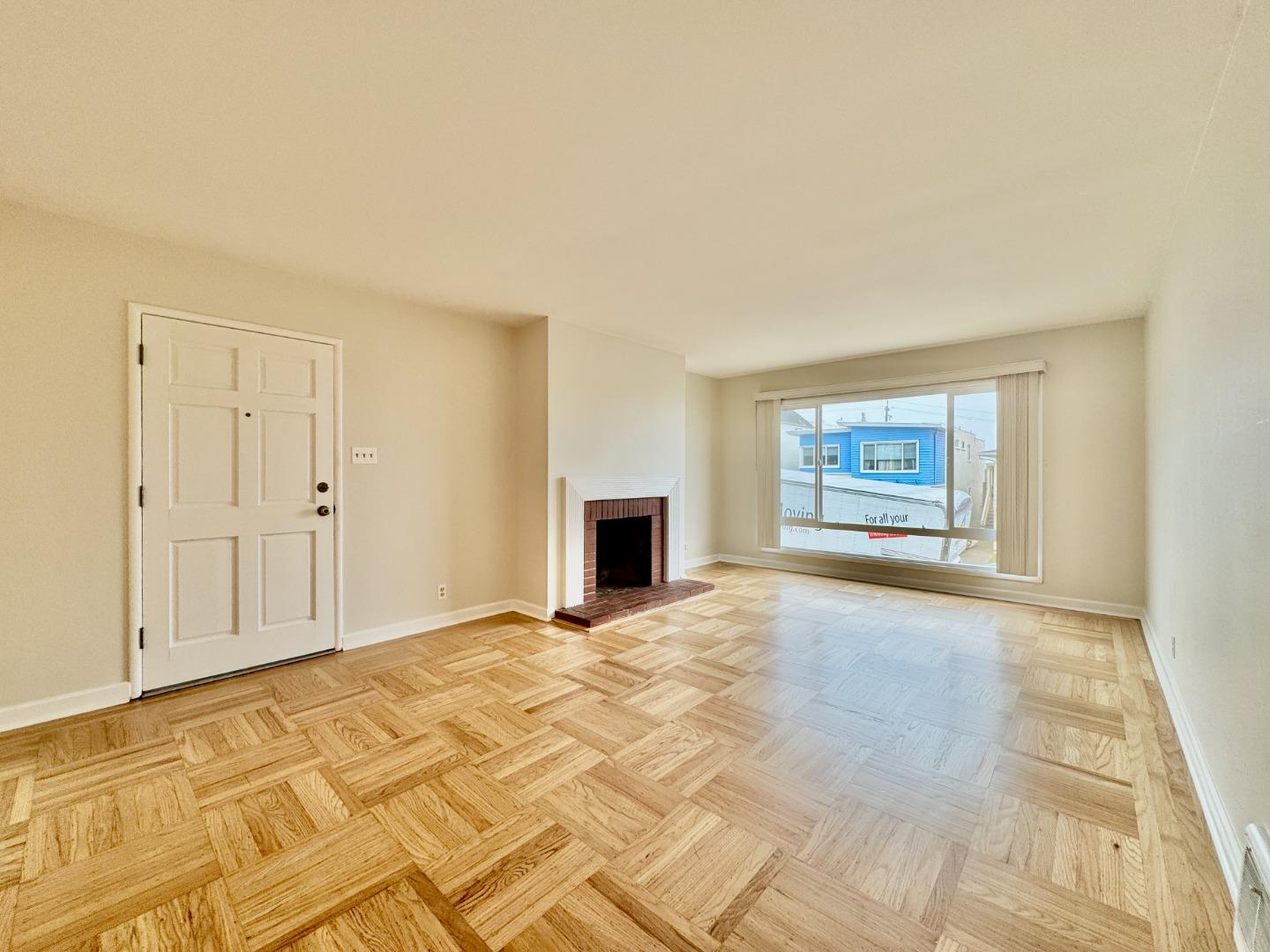 Detail Gallery Image 5 of 27 For 31 Crestview Ave, Daly City,  CA 94015 - 3 Beds | 2 Baths