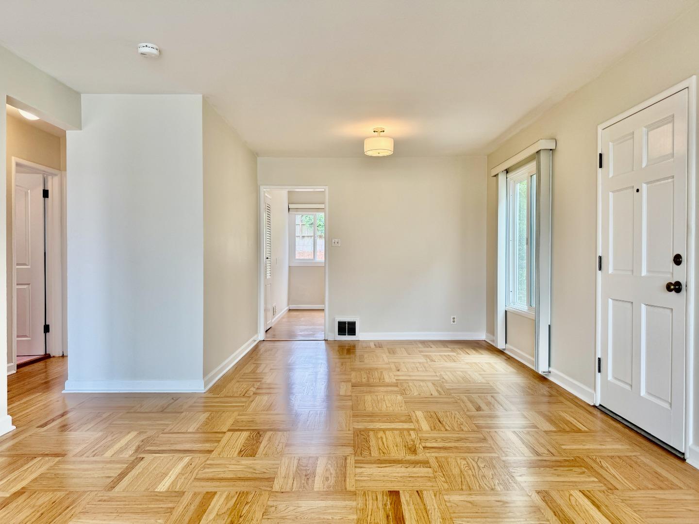 Detail Gallery Image 6 of 27 For 31 Crestview Ave, Daly City,  CA 94015 - 3 Beds | 2 Baths