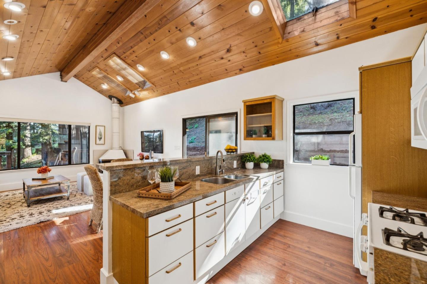 Detail Gallery Image 10 of 36 For 20080 Gist Rd, Los Gatos,  CA 95033 - 1 Beds | 1 Baths