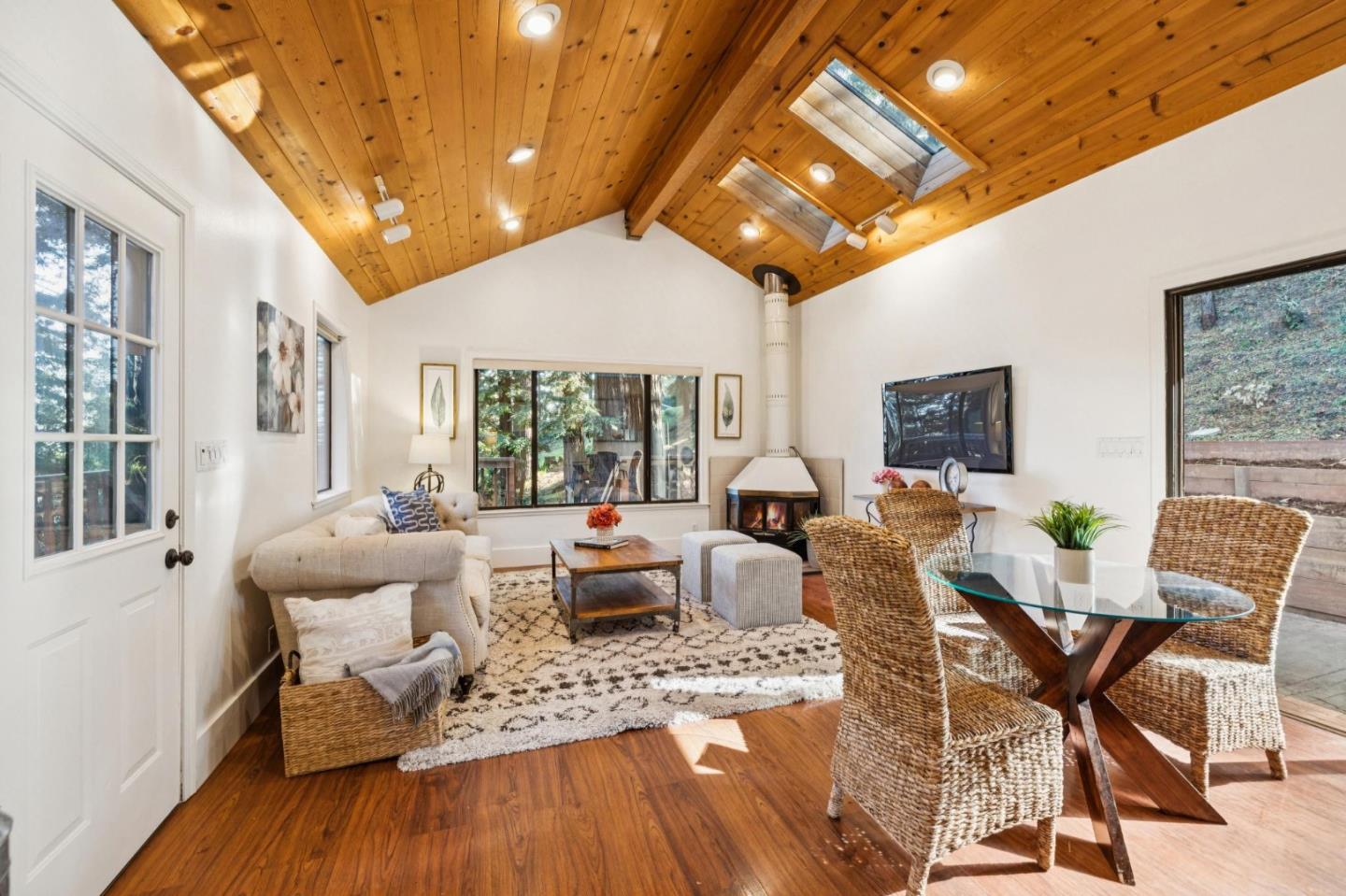 Detail Gallery Image 5 of 36 For 20080 Gist Rd, Los Gatos,  CA 95033 - 1 Beds | 1 Baths