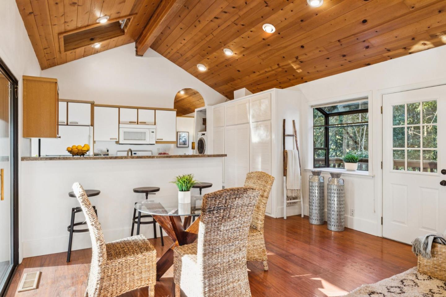 Detail Gallery Image 7 of 36 For 20080 Gist Rd, Los Gatos,  CA 95033 - 1 Beds | 1 Baths