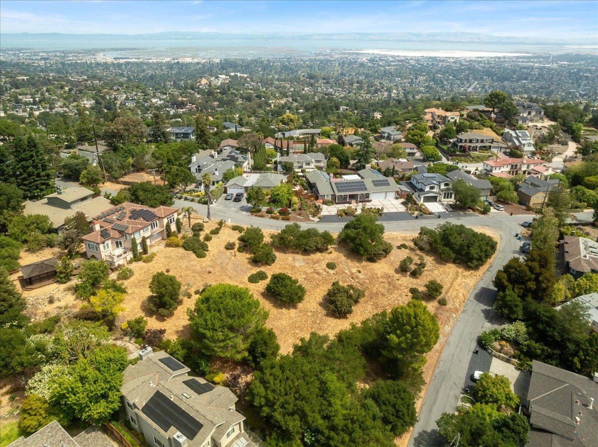 Detail Gallery Image 10 of 10 For 999 Temescal Way, Redwood City,  CA 94062 - – Beds | – Baths