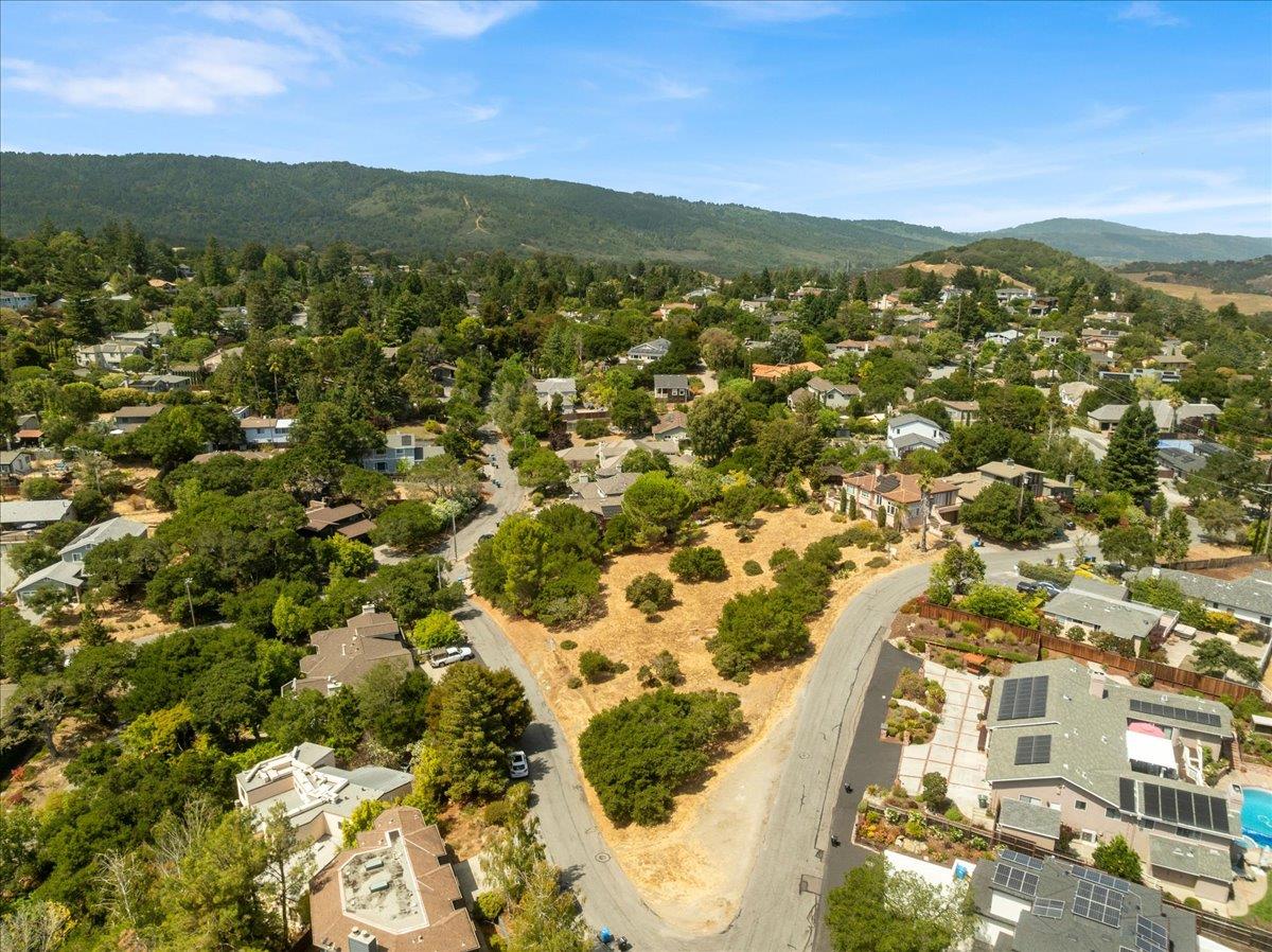 Detail Gallery Image 3 of 10 For 999 Temescal Way, Redwood City,  CA 94062 - – Beds | – Baths