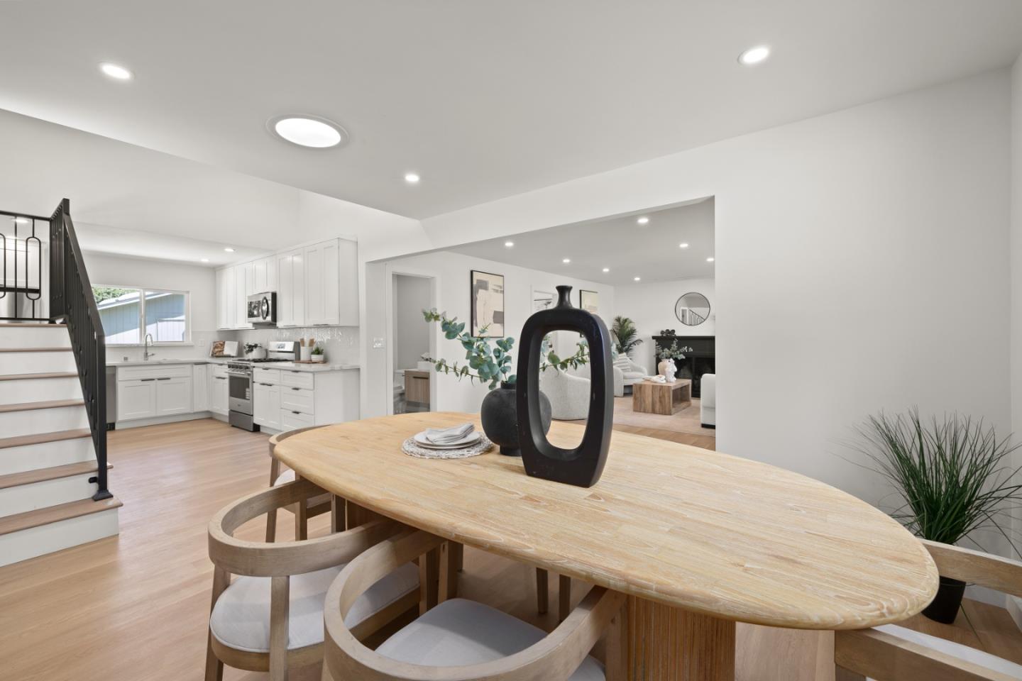 Detail Gallery Image 11 of 50 For 230 D St, Fremont,  CA 94536 - 5 Beds | 4/1 Baths