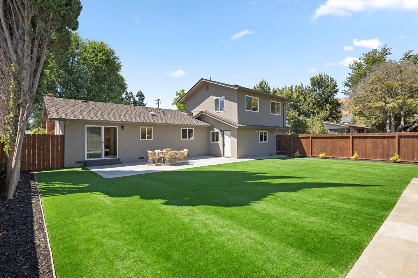 Detail Gallery Image 33 of 50 For 230 D St, Fremont,  CA 94536 - 5 Beds | 4/1 Baths