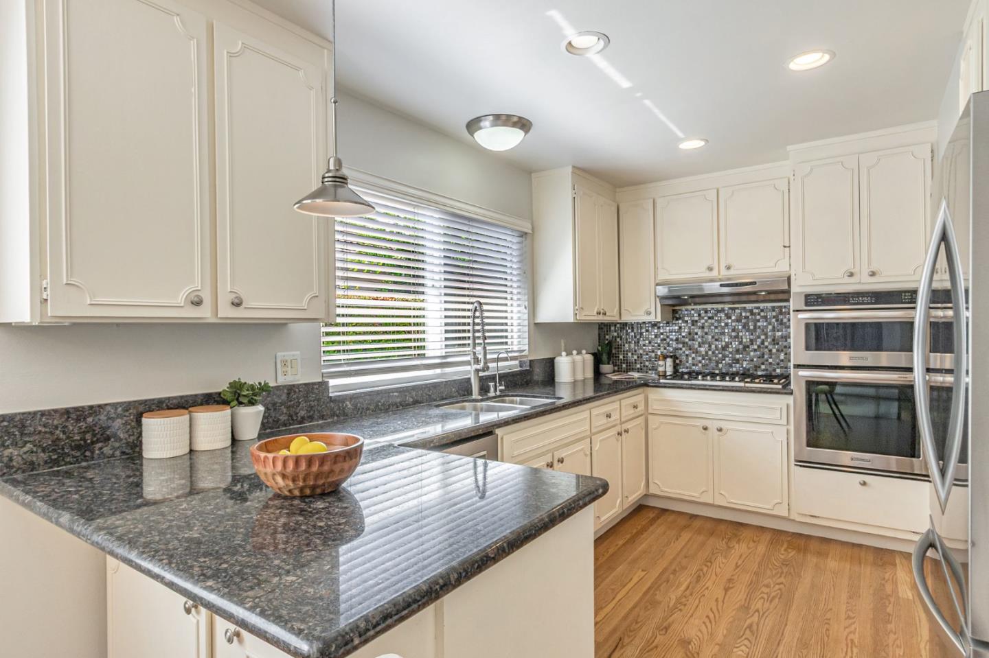 Detail Gallery Image 14 of 51 For 824 Buchser Way, San Jose,  CA 95125 - 3 Beds | 2/1 Baths