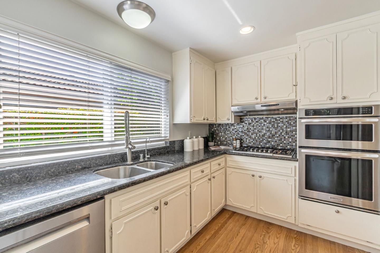Detail Gallery Image 15 of 51 For 824 Buchser Way, San Jose,  CA 95125 - 3 Beds | 2/1 Baths