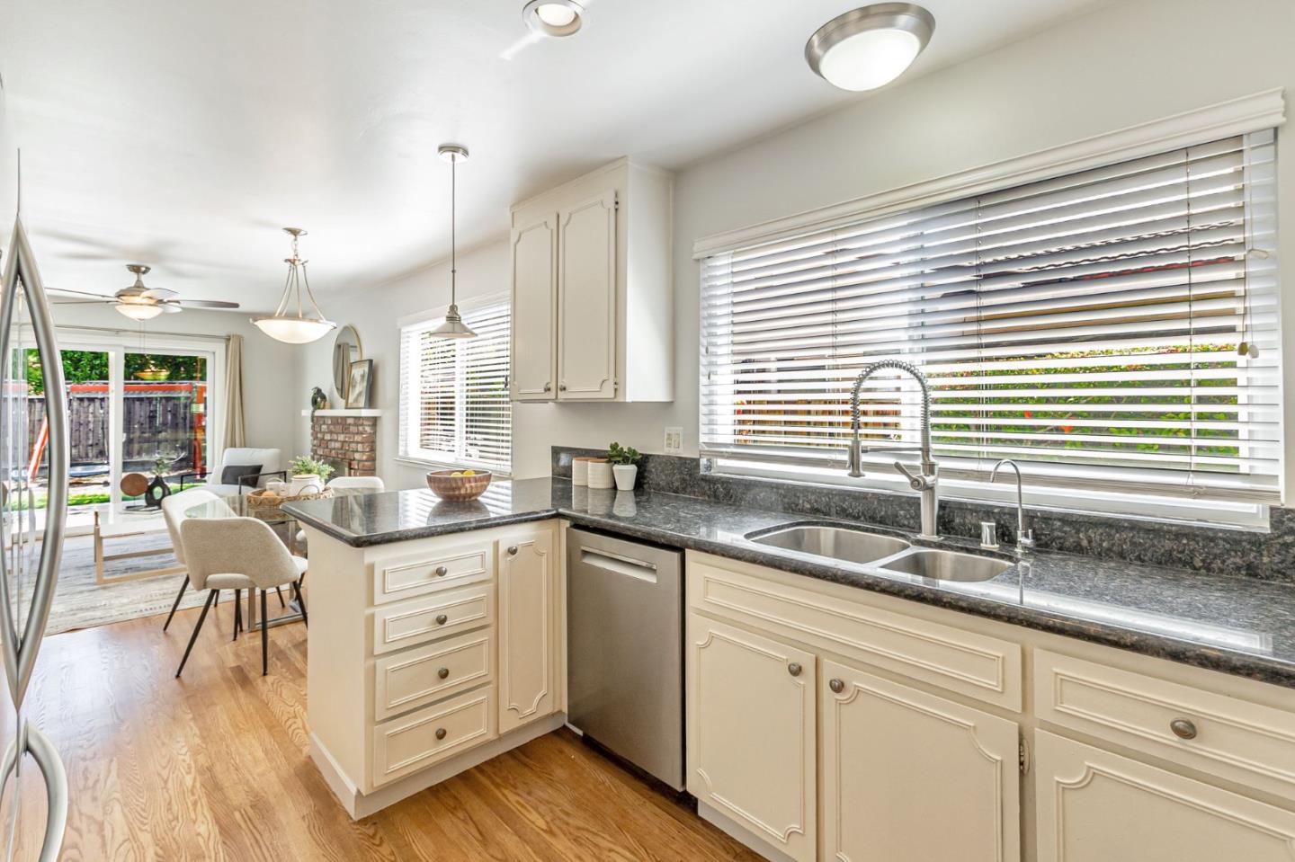 Detail Gallery Image 17 of 51 For 824 Buchser Way, San Jose,  CA 95125 - 3 Beds | 2/1 Baths