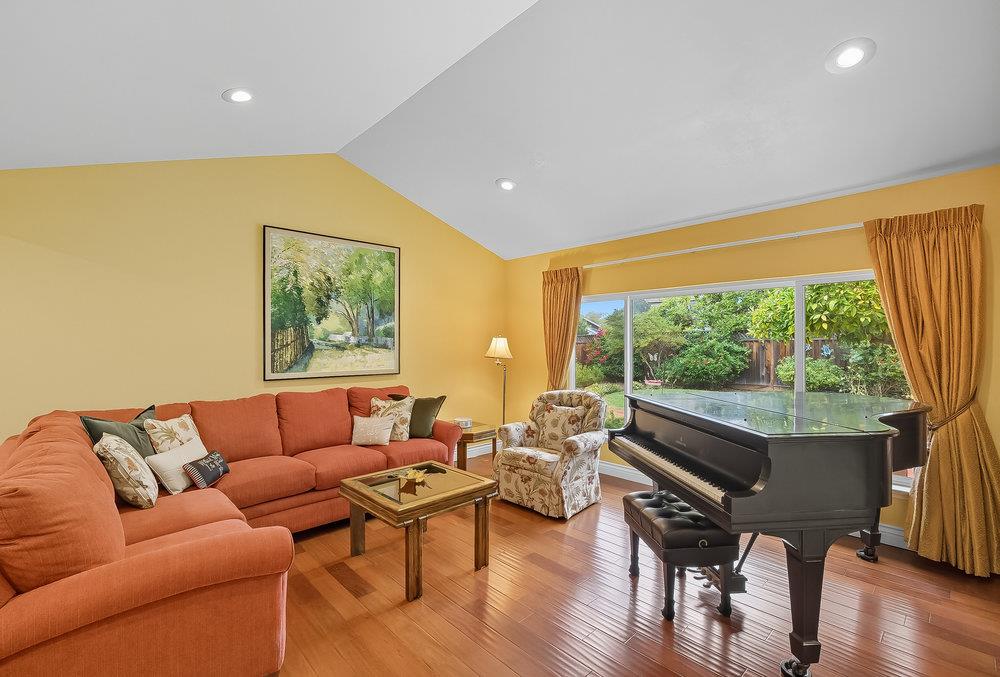 Detail Gallery Image 10 of 58 For 6698 Mount Pakron Dr, San Jose,  CA 95120 - 3 Beds | 2 Baths