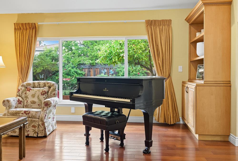 Detail Gallery Image 11 of 58 For 6698 Mount Pakron Dr, San Jose,  CA 95120 - 3 Beds | 2 Baths