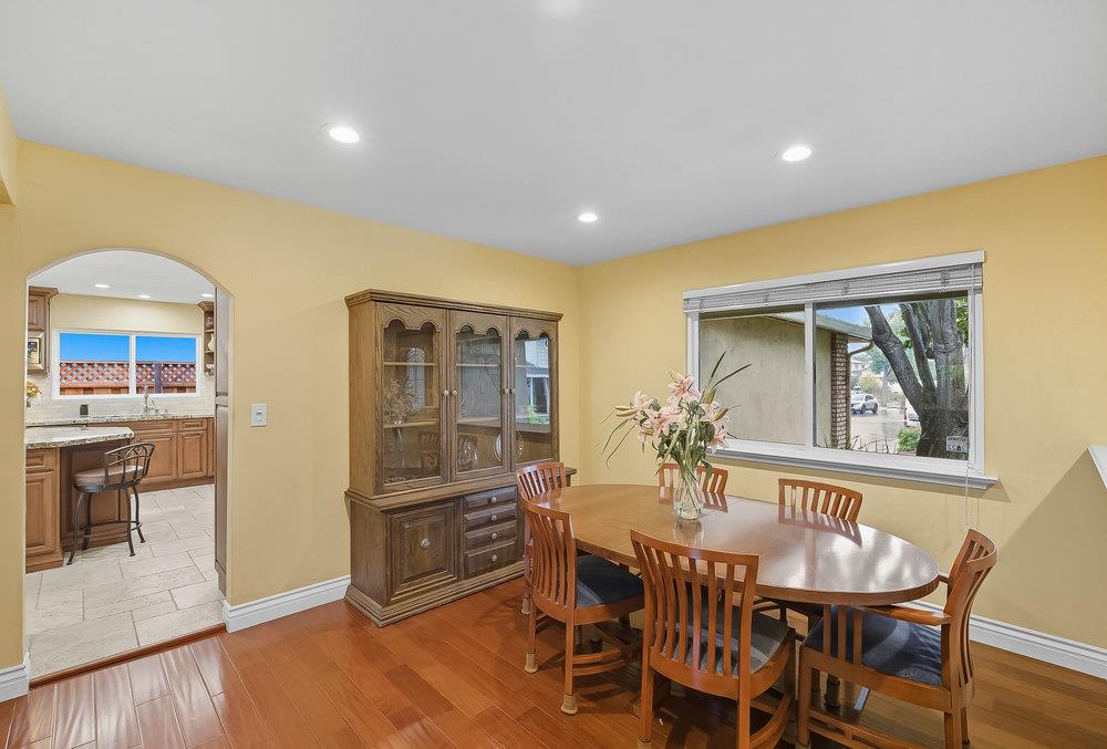 Detail Gallery Image 21 of 58 For 6698 Mount Pakron Dr, San Jose,  CA 95120 - 3 Beds | 2 Baths
