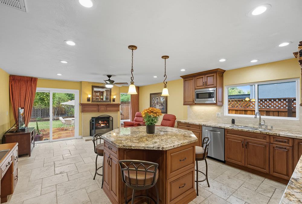Detail Gallery Image 24 of 58 For 6698 Mount Pakron Dr, San Jose,  CA 95120 - 3 Beds | 2 Baths