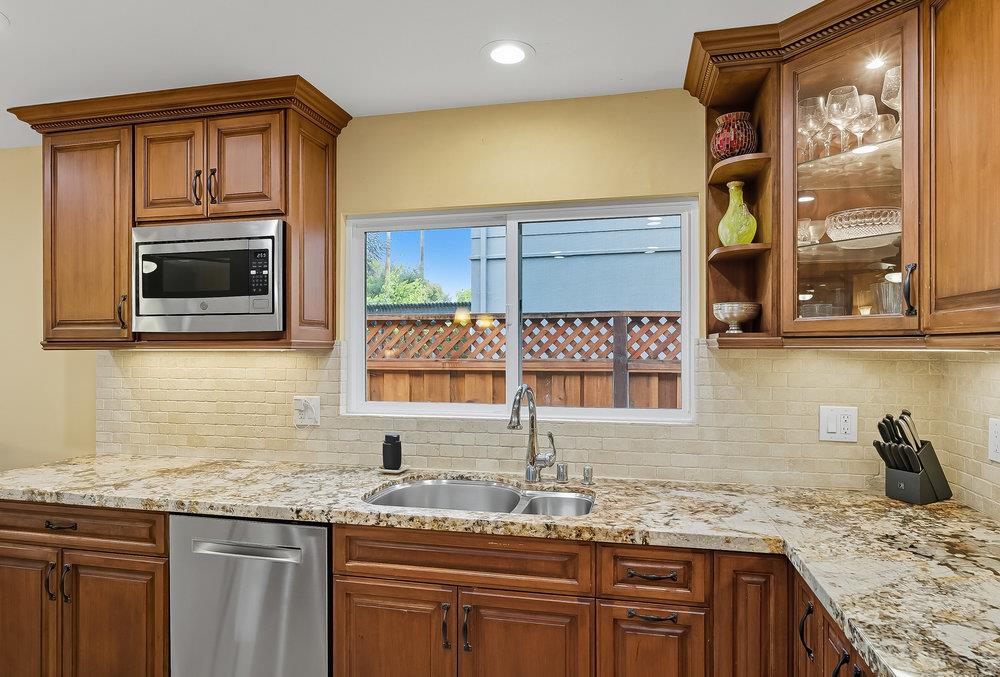 Detail Gallery Image 25 of 58 For 6698 Mount Pakron Dr, San Jose,  CA 95120 - 3 Beds | 2 Baths