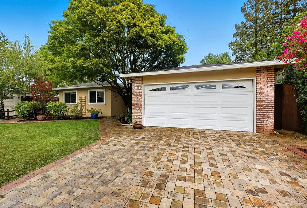 Detail Gallery Image 3 of 58 For 6698 Mount Pakron Dr, San Jose,  CA 95120 - 3 Beds | 2 Baths