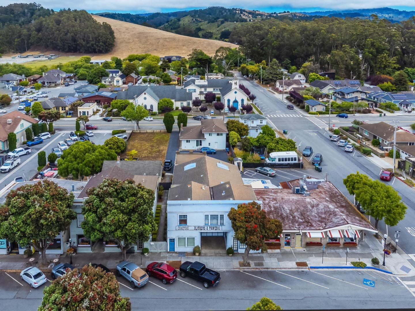 Detail Gallery Image 3 of 26 For 535-539 Main St, Half Moon Bay,  CA 94019 - – Beds | – Baths