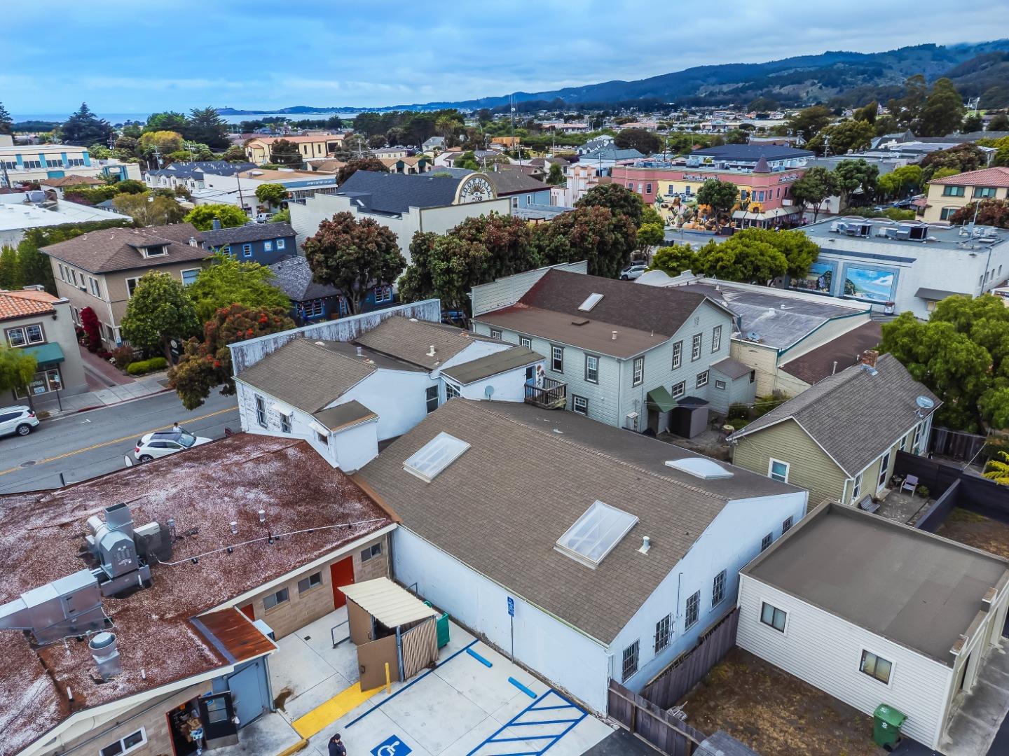 Detail Gallery Image 4 of 26 For 535-539 Main St, Half Moon Bay,  CA 94019 - – Beds | – Baths
