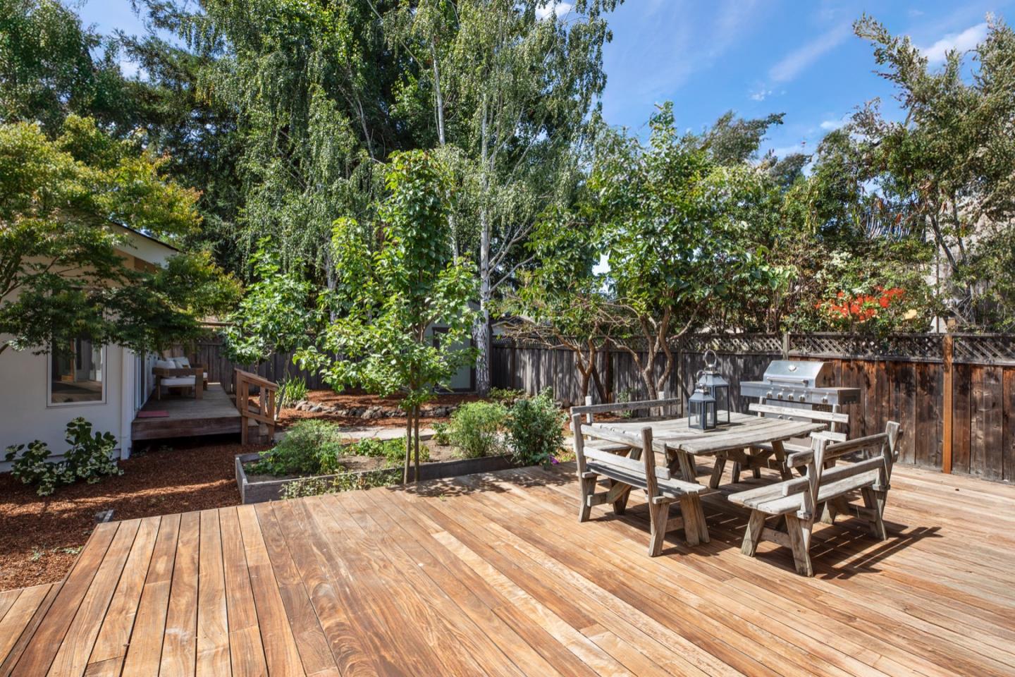 Detail Gallery Image 12 of 19 For 4112 Fair Oaks Ave, Menlo Park,  CA 94025 - 2 Beds | 1/1 Baths
